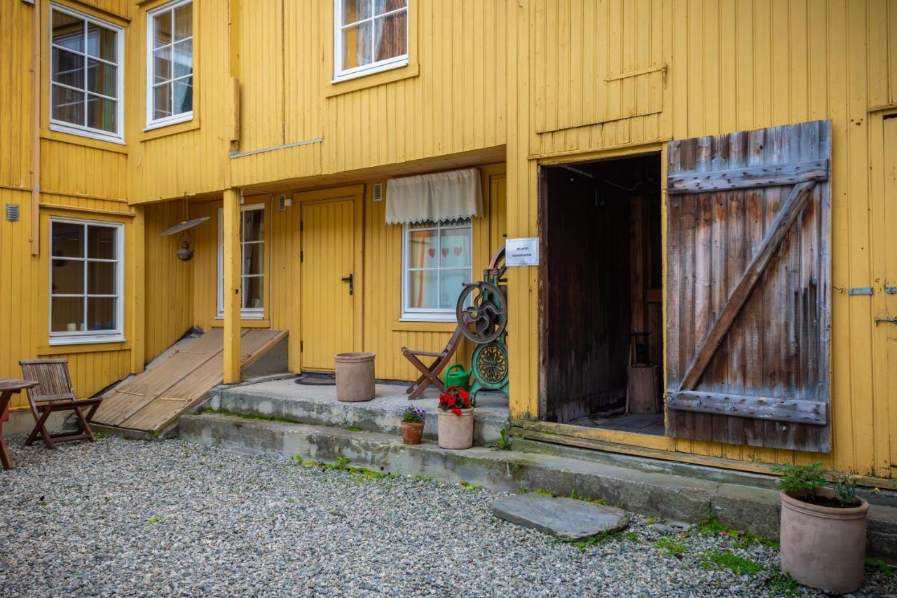 Houmbgaarden Apartment Roros Bagian luar foto